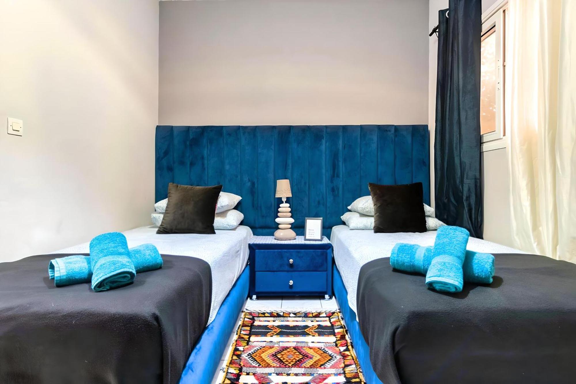 Tres Beau Riad A Marrakech Avec Piscines Marrakesch Exterior foto
