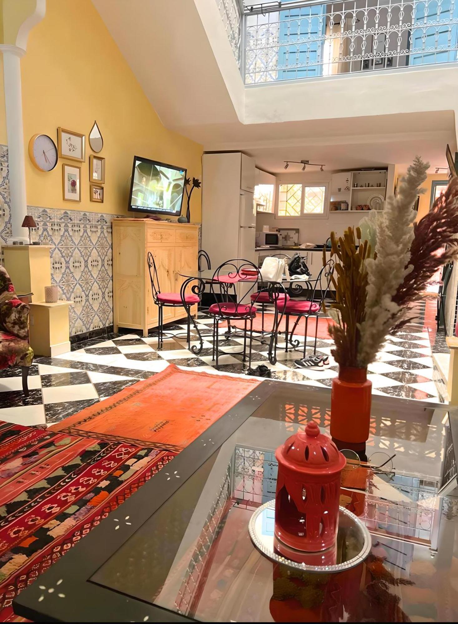 Tres Beau Riad A Marrakech Avec Piscines Marrakesch Exterior foto