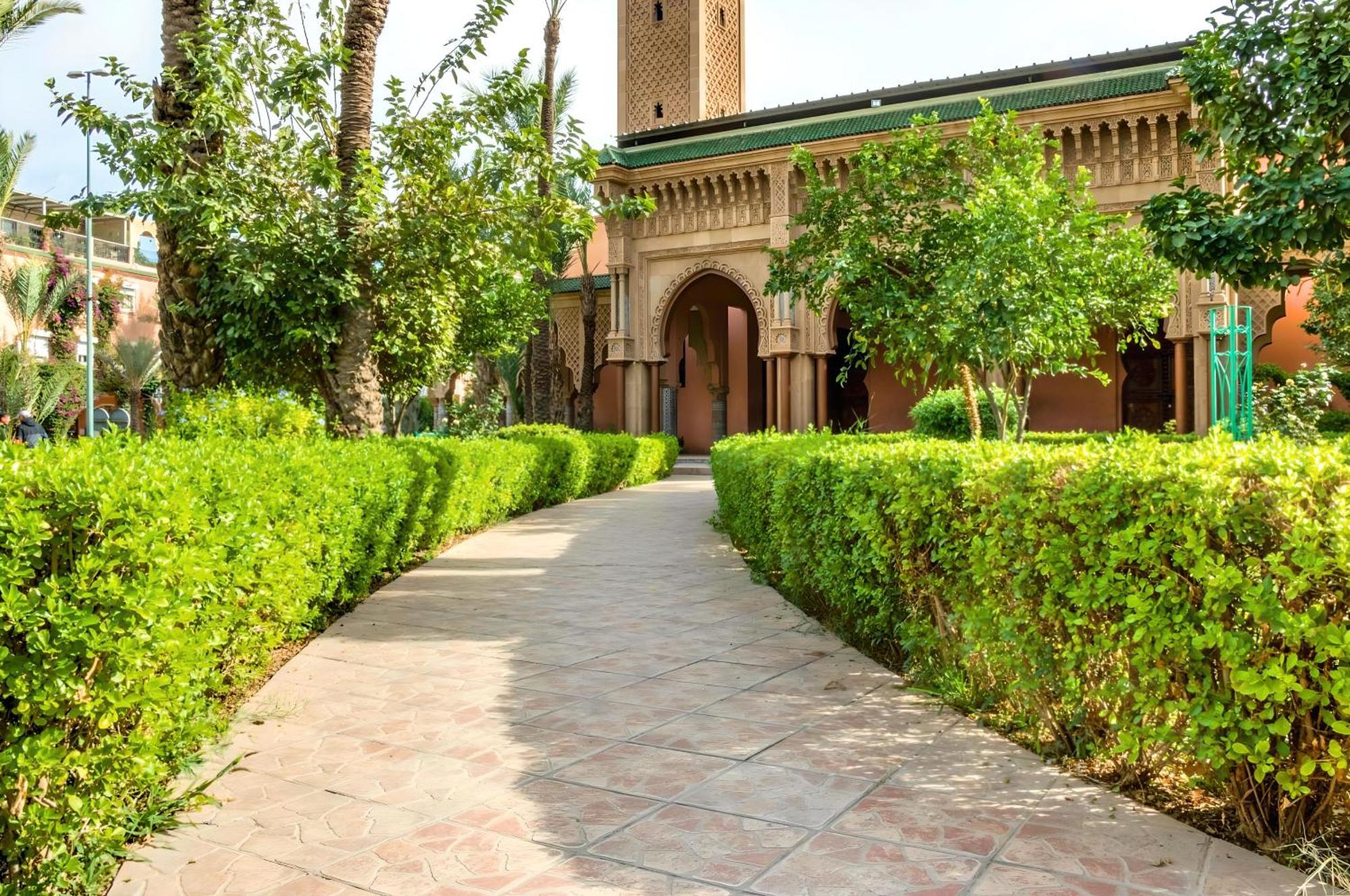 Tres Beau Riad A Marrakech Avec Piscines Marrakesch Exterior foto