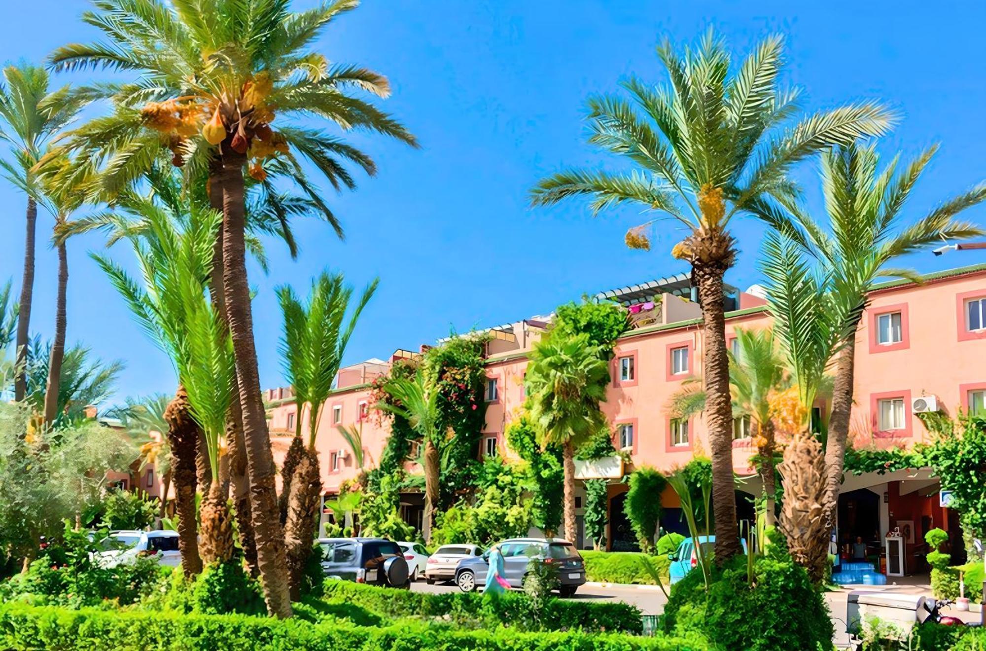 Tres Beau Riad A Marrakech Avec Piscines Marrakesch Exterior foto