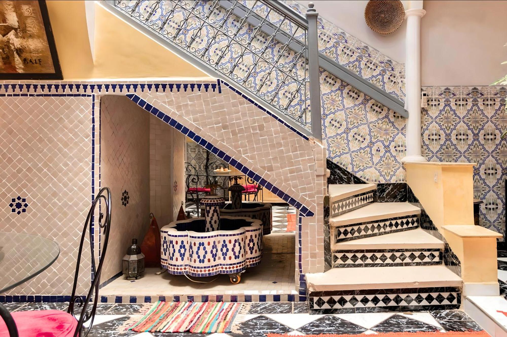 Tres Beau Riad A Marrakech Avec Piscines Marrakesch Exterior foto